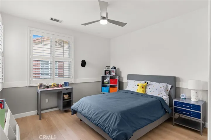 24086 Via Vista, Valencia, California 91354