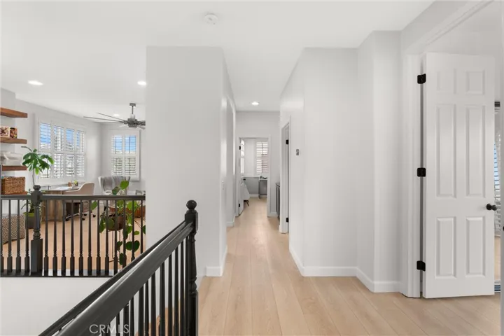 24086 Via Vista, Valencia, California 91354