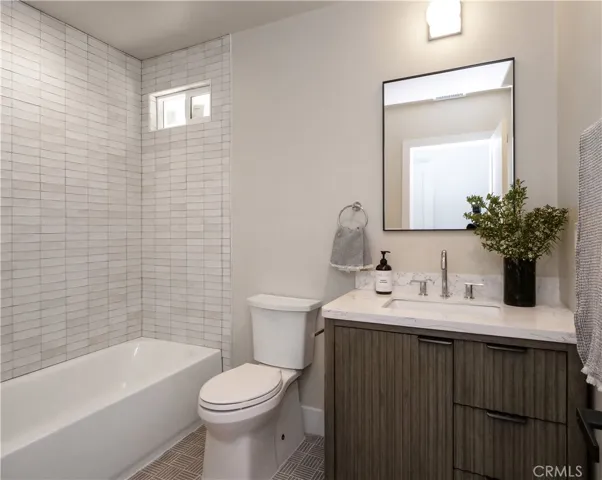Guest room 4 ensuite bathroom