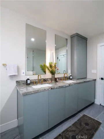 Primary vanity