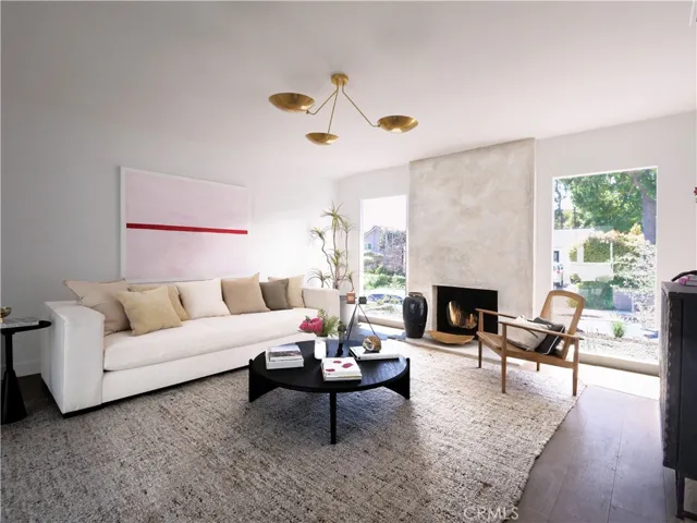 Spacious living room