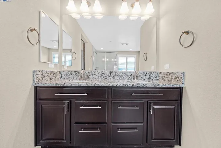 5262 Jacque Bell Ln, Fairfield, California 94533