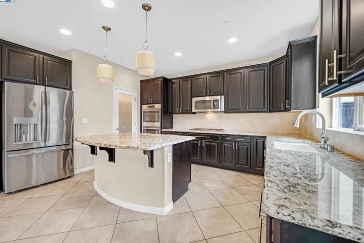5262 Jacque Bell Ln, Fairfield, California 94533