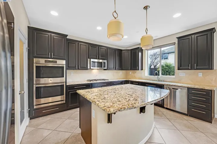 5262 Jacque Bell Ln, Fairfield, California 94533