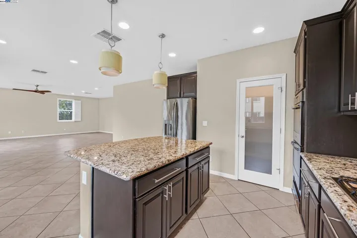 5262 Jacque Bell Ln, Fairfield, California 94533