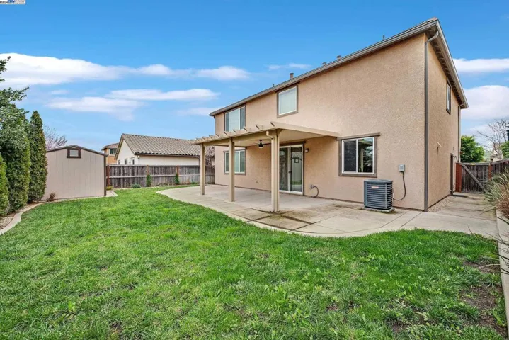 5262 Jacque Bell Ln, Fairfield, California 94533