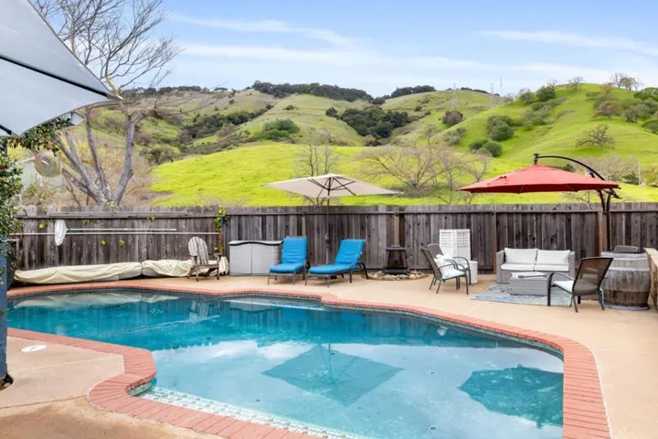517 Los Pinos Way, San Jose, California 95123