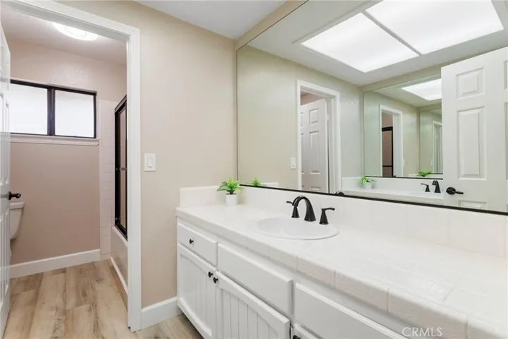 Upstairs Hall Bathroom