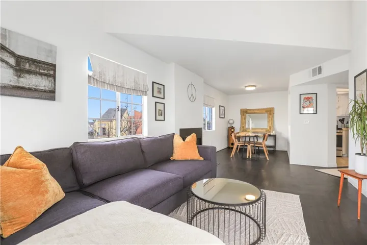 1030 Loma Avenue 110, Long Beach, California 90804