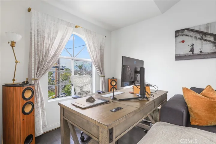 1030 Loma Avenue 110, Long Beach, California 90804