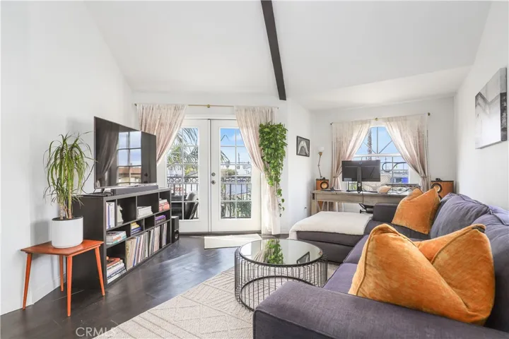1030 Loma Avenue 110, Long Beach, California 90804