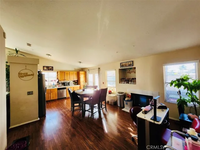 1071 Autumnwood Lane, Perris, California 92571