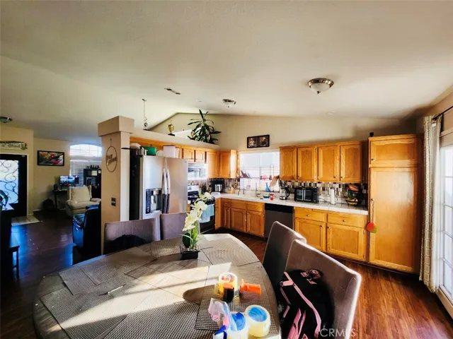 1071 Autumnwood Lane, Perris, California 92571