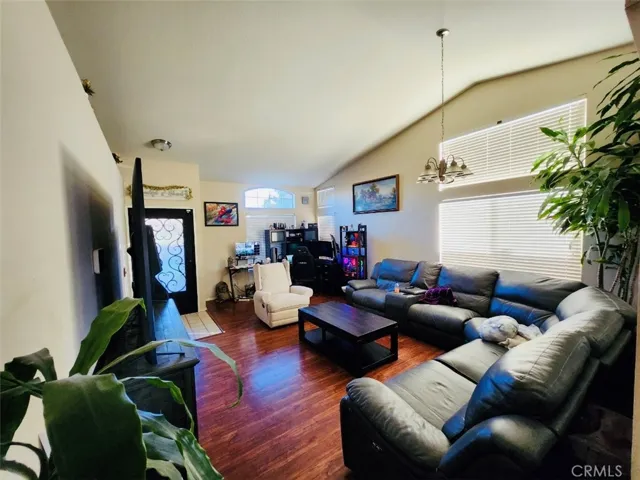 1071 Autumnwood Lane, Perris, California 92571