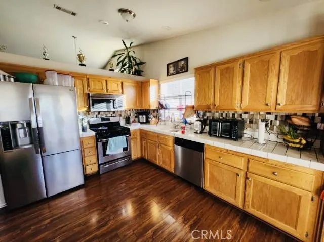1071 Autumnwood Lane, Perris, California 92571