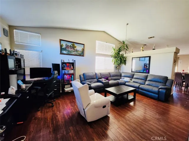 1071 Autumnwood Lane, Perris, California 92571