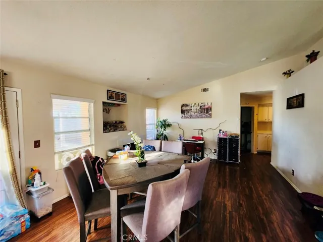 1071 Autumnwood Lane, Perris, California 92571