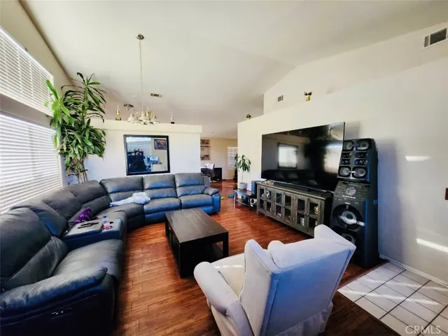1071 Autumnwood Lane, Perris, California 92571