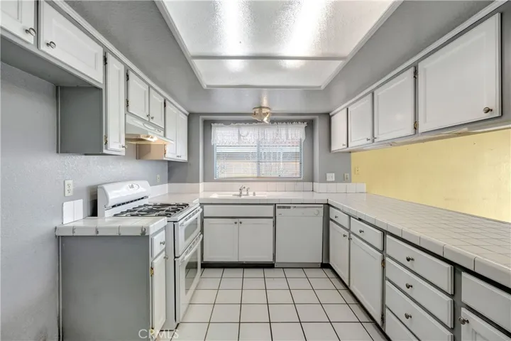 3185 Huckleberry Drive, Corona, California 92882