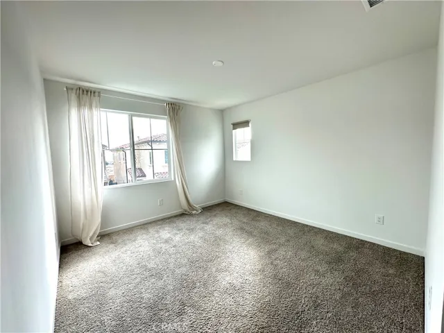 5593 Siracusa Way, Fontana, California 92336