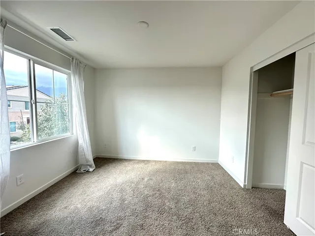 5593 Siracusa Way, Fontana, California 92336