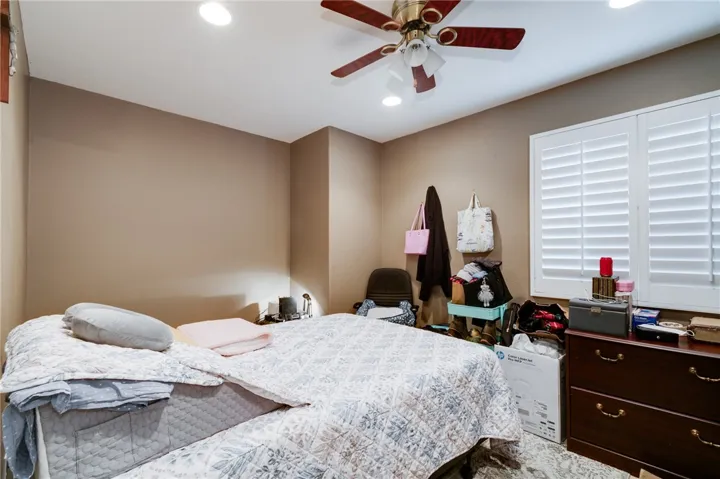 Den/5th bedroom