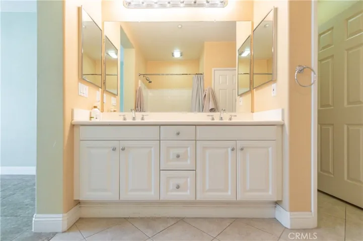 51 Duet, Irvine, California 92603