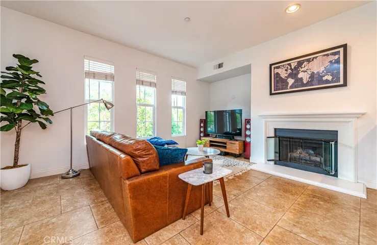 51 Duet, Irvine, California 92603