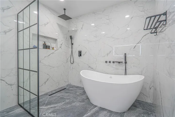Bathroom 1st Floor