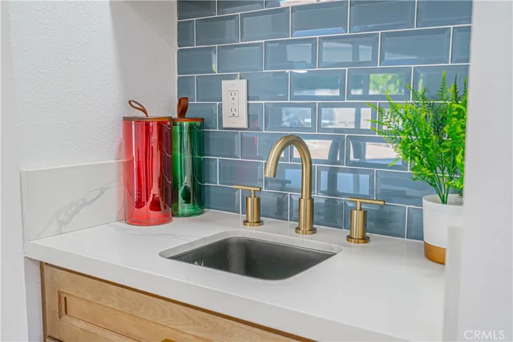 Mini Wet Bar