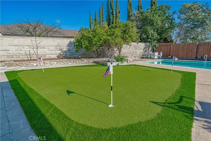 Mini Golf / Turf Putting Green