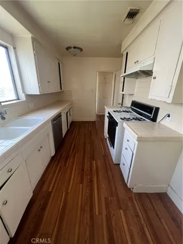 13910 Wyandotte Street, Van Nuys, California 91405