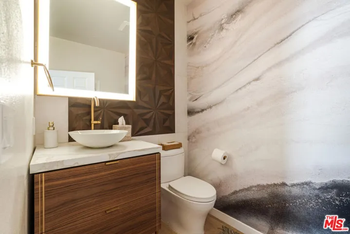13080 Pacific Promenade 407, Playa Vista, California 90094