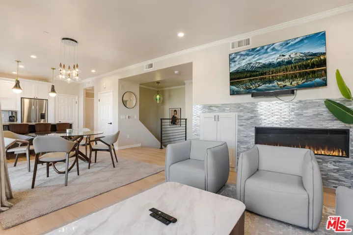 13080 Pacific Promenade 407, Playa Vista, California 90094