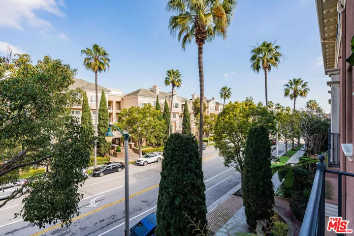 13080 Pacific Promenade 407, Playa Vista, California 90094