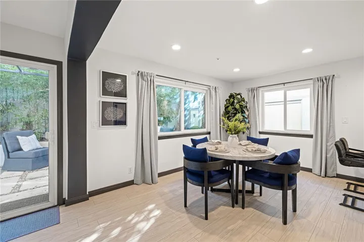 Dining area off the side of the kitchen