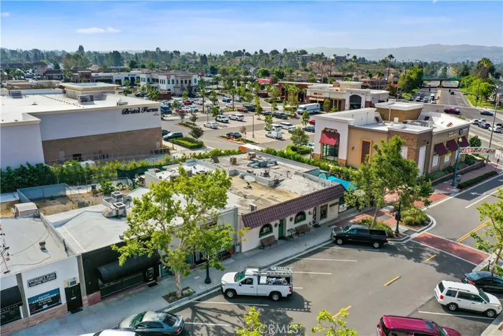 Town Center nearby