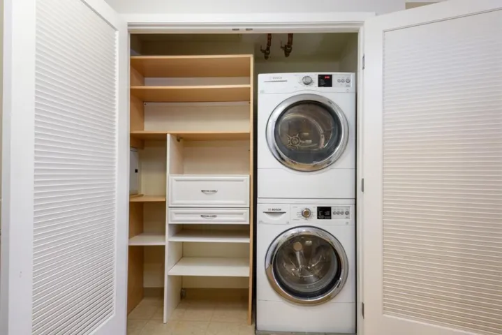 1001 Laurel Street 214, San Carlos, California 94070