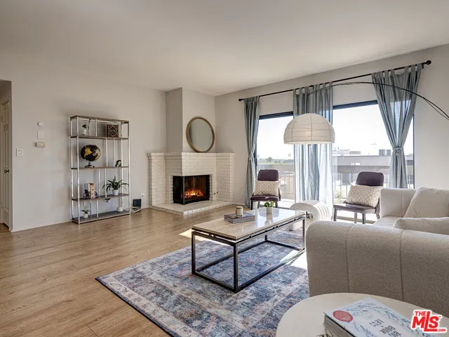 8180 Manitoba Street 257, Playa Del Rey, California 90293