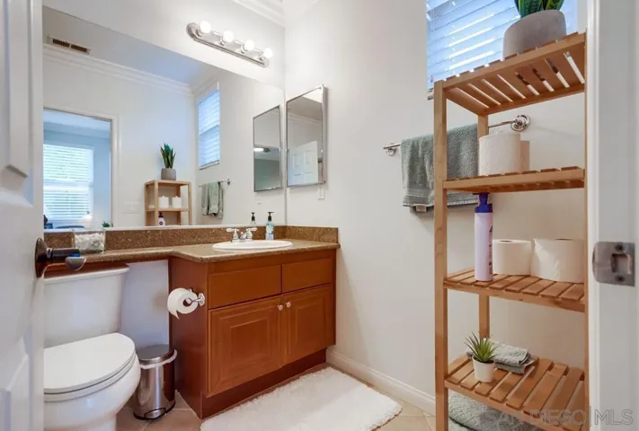 1156 Via Vera Cruz, San Marcos, California 92078