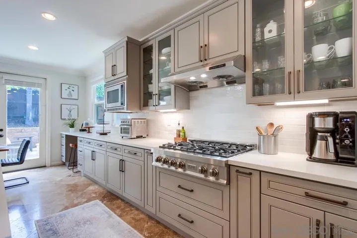 1156 Via Vera Cruz, San Marcos, California 92078