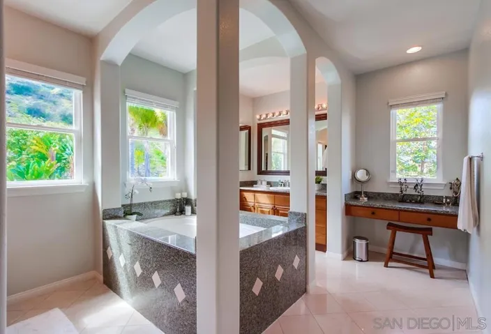 1156 Via Vera Cruz, San Marcos, California 92078