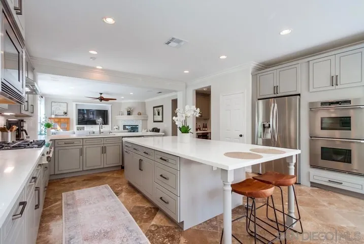 1156 Via Vera Cruz, San Marcos, California 92078