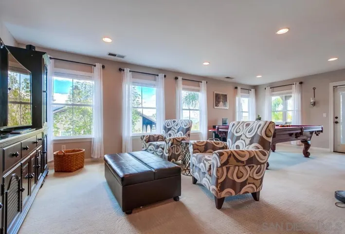 1156 Via Vera Cruz, San Marcos, California 92078