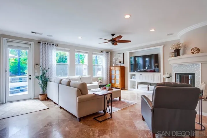 1156 Via Vera Cruz, San Marcos, California 92078