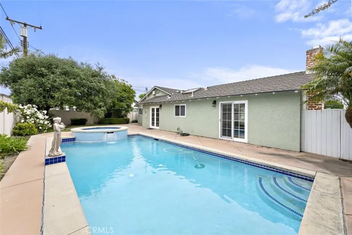 Enjoy the Private Southern California Life Style with family and friends all year long!