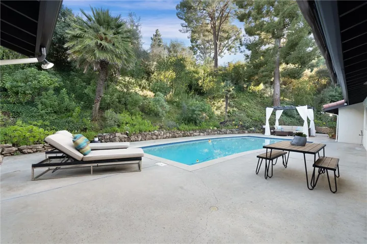 4108 Monet Avenue, Woodland Hills, California 91364