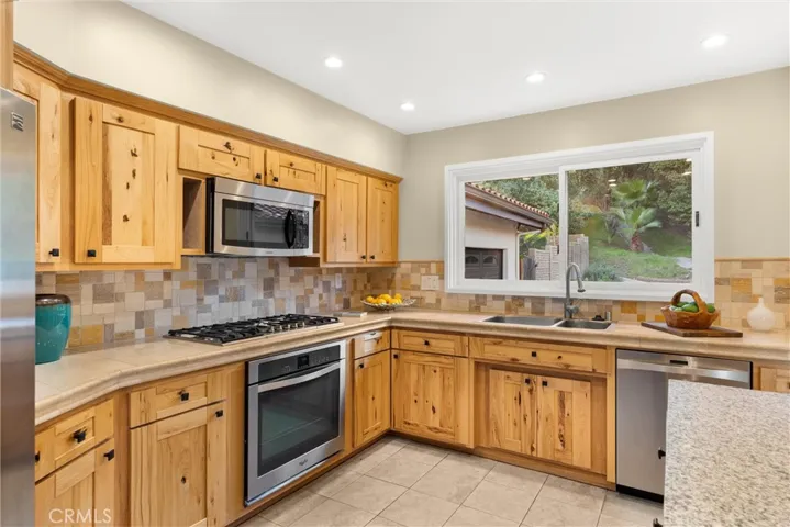 4108 Monet Avenue, Woodland Hills, California 91364