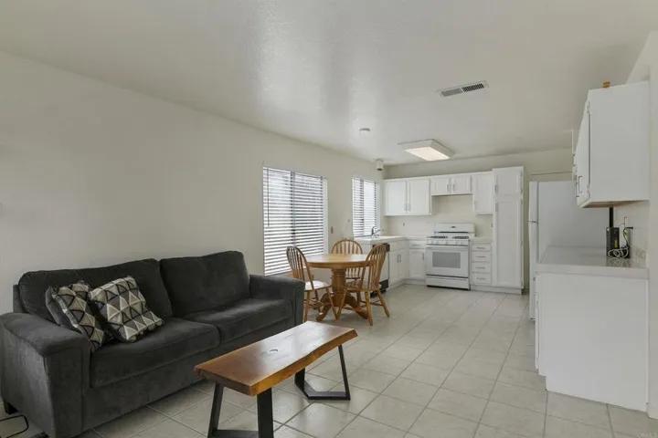 2414 Pimlico Place, Alpine, California 91901