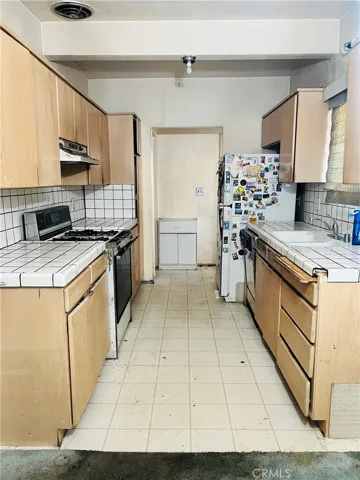 4927 Lakiba Palmer Avenue, San Diego, California 92102